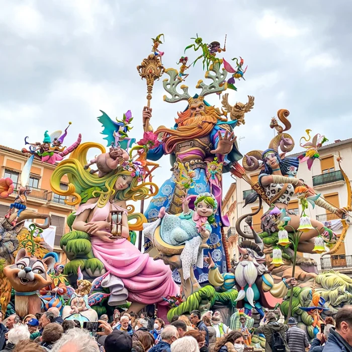Guía Completa de las Fallas de Valencia 2025: Historia, Tradiciones y Planes Imprescindibles